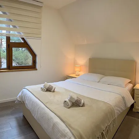 Vikendica Woodavenue Ferienhaus *